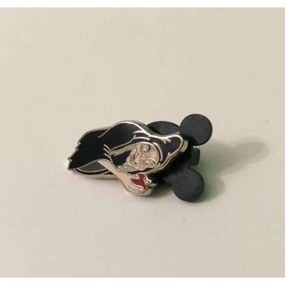 2006 Disney Snow White Old Hag Pin Evil  Queen Apple - Picture 11 of 12